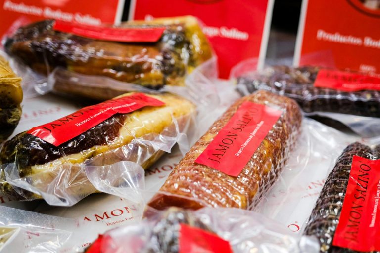 Pakowanie próżniowe – jak skutecznie przedłużyć świeżość żywności