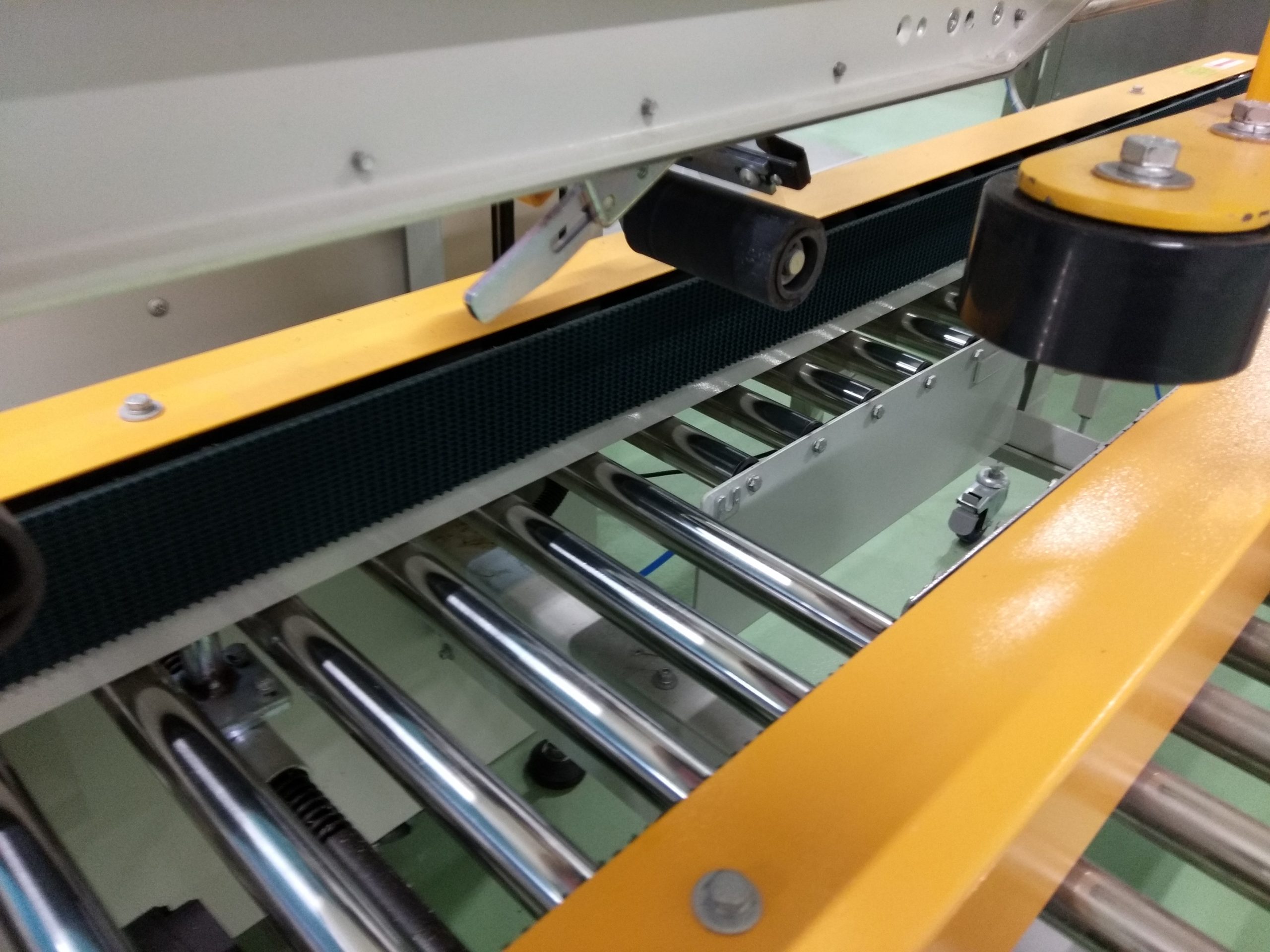 Jak automatyzacja produkcji zmienia przemysł i podnosi efektywność