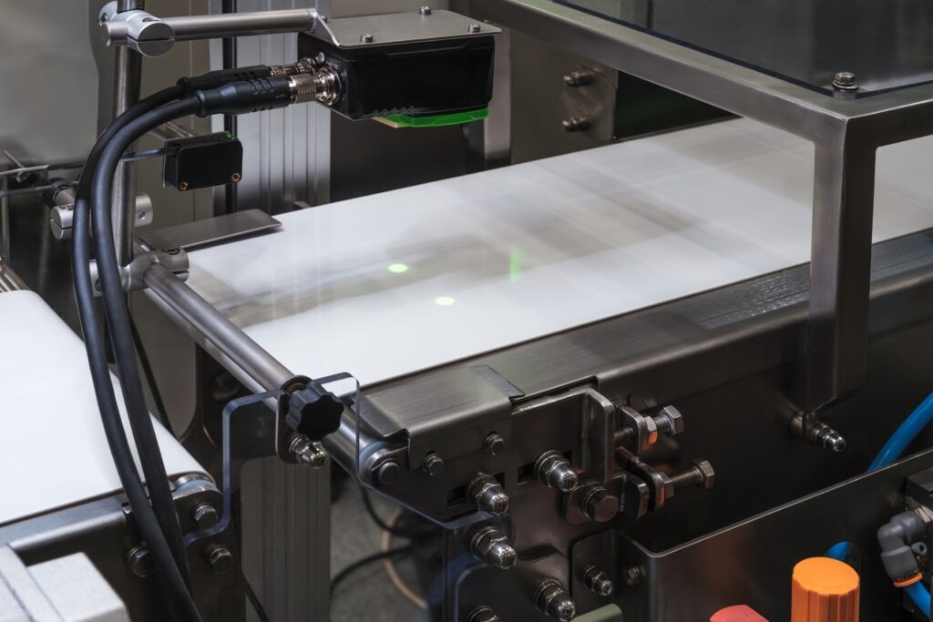 Ręczne i pneumatyczne napinacze do taśm spinających, stanowiące niezbędne wyposażenie stanowisk do stabilizacji ładunków paletowych.